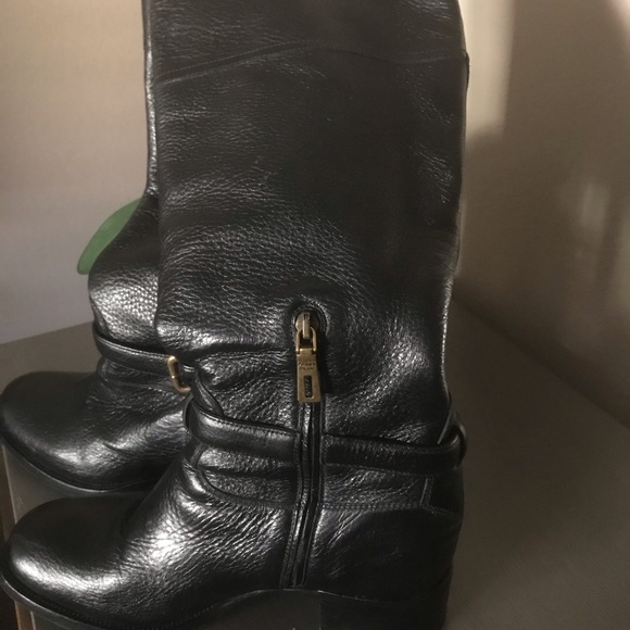 Boots - Picture 4 of 8